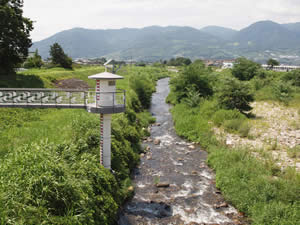 日川橋から見る日川の景色